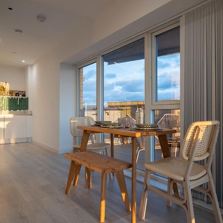 Sunset Retreat: Steps From Heathrow/Twickenham Leilighet Hounslow Eksteriør bilde