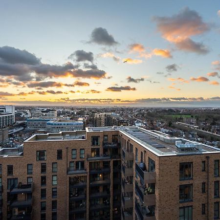 Sunset Retreat: Steps From Heathrow/Twickenham Leilighet Hounslow Eksteriør bilde