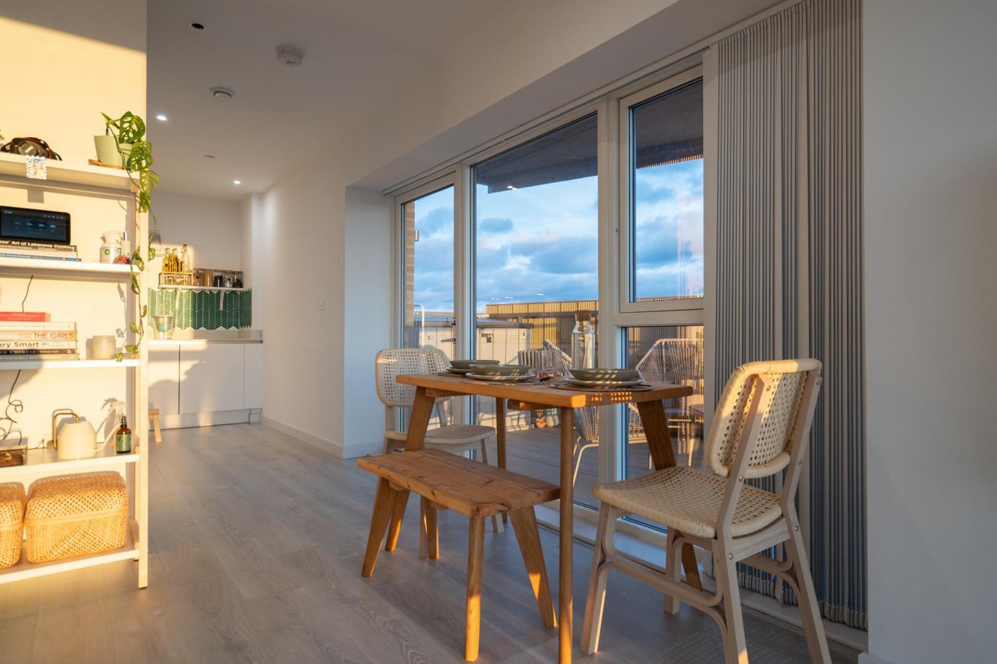 Sunset Retreat: Steps From Heathrow/Twickenham Leilighet Hounslow Eksteriør bilde
