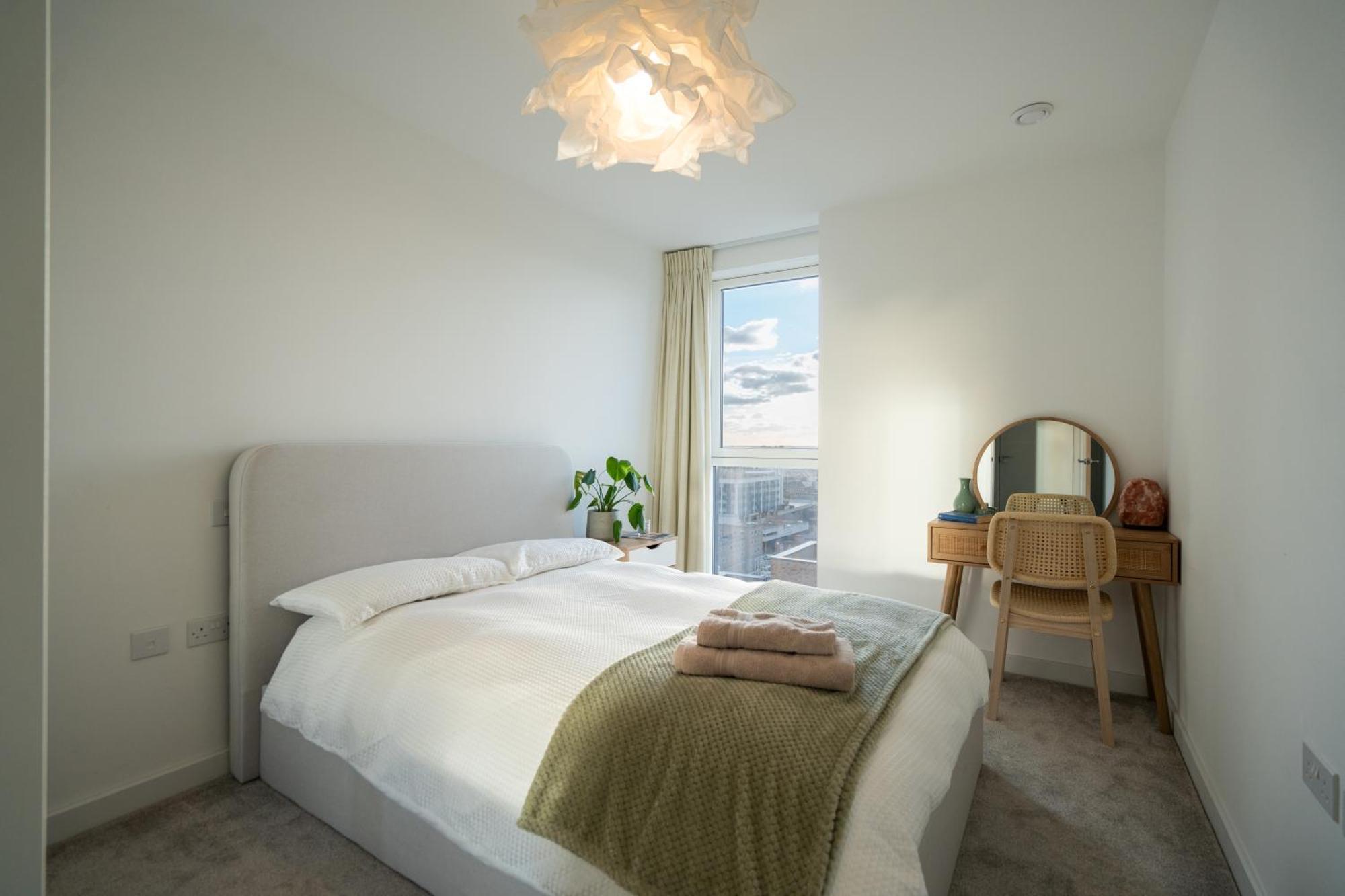 Sunset Retreat: Steps From Heathrow/Twickenham Leilighet Hounslow Eksteriør bilde