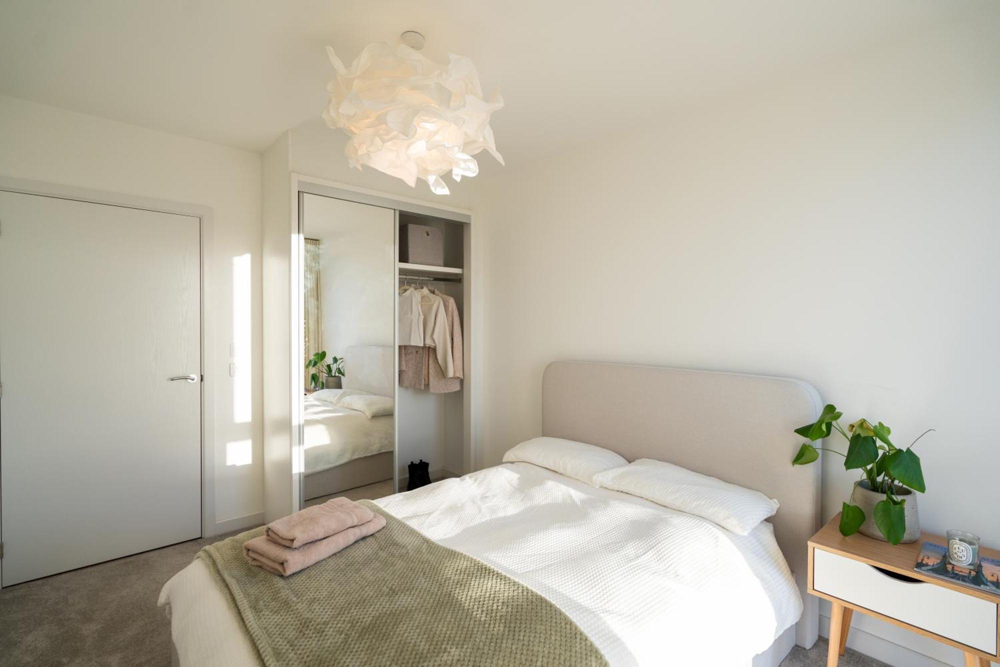 Sunset Retreat: Steps From Heathrow/Twickenham Leilighet Hounslow Eksteriør bilde